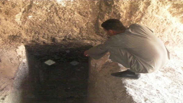 تنقيب عن الأثار -