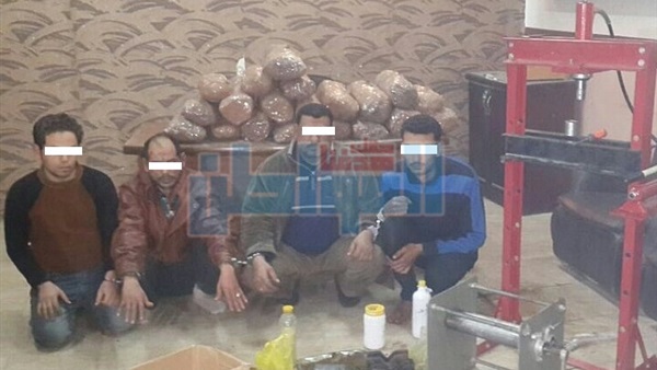 المتهمين بتصنيع الأتجار