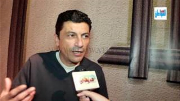 مخرج المسرحية أحمد