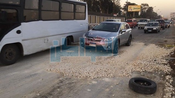 شلل مروري بمحور الثورة