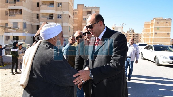 محافظ مطروح يقدم