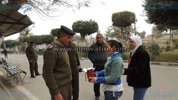 طلاب المدارس يزورون
