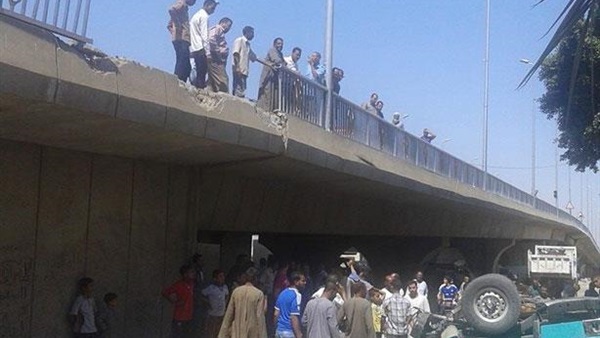 سقوط سيارة  - أرشيفية