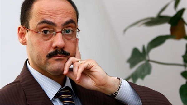 الكاتب الصحفي شارل