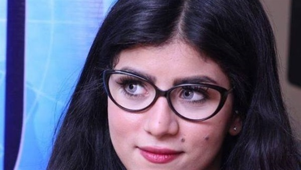 الفنانة الشابة كارولين