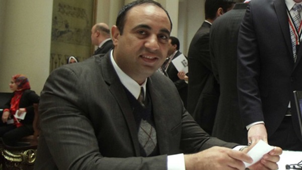 النائب خالد عبد العزيز،