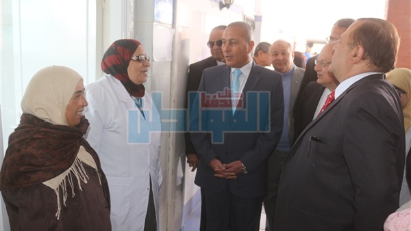 قافلة طبية بجامعة