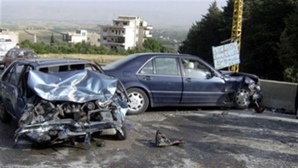 تصادم سيارتين -