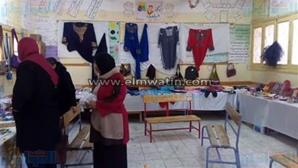 بدء معرض المدرسة