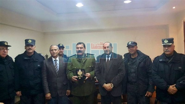محافظ سوهاج يكرم