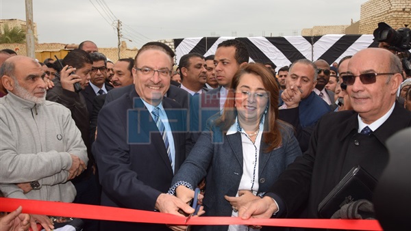 محافظ بني سويف ووزيرة