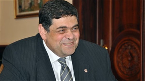 الدكتور أشرف حاتم،
