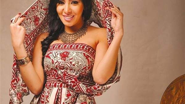 الفنانة الشابة ميرهان