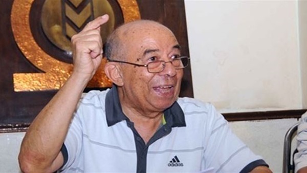 الكاتب الصحفي حسين