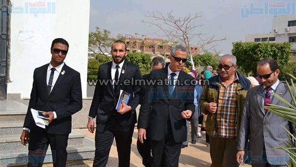 رئيس جامعة السويس