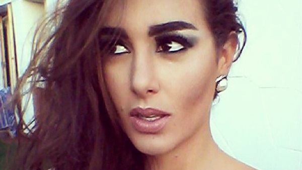 الفنانة الشابة ياسمين