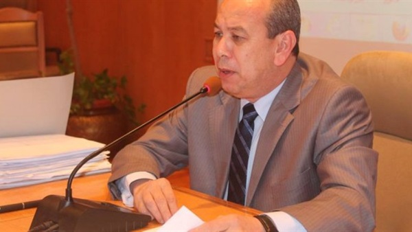 الدكتور إسماعيل عبد