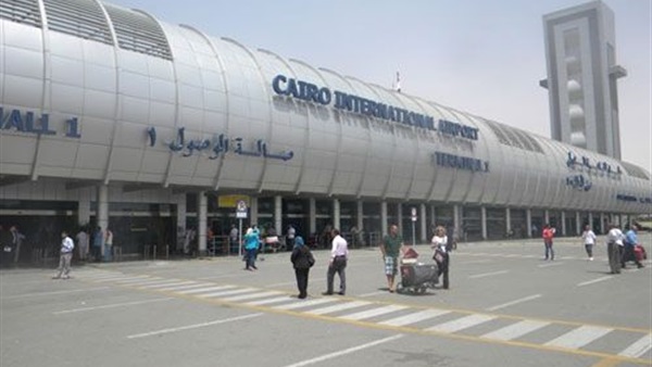 أمن المطار يضبط راكب
