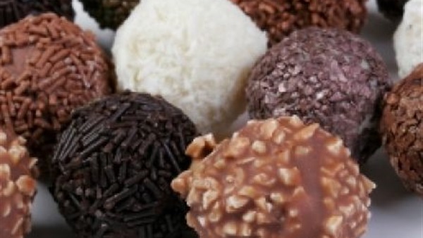 كرات التمر بالشيكولاتة