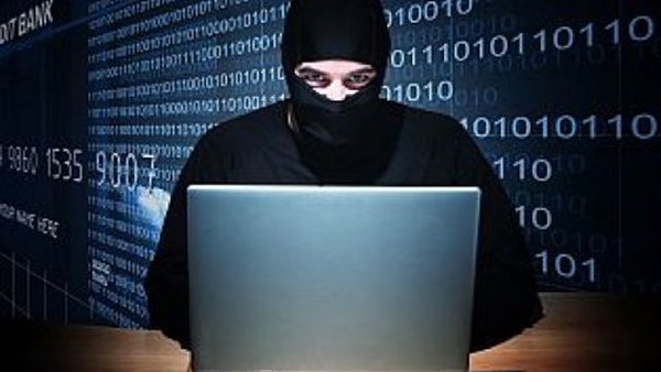 قراصنة سعوديون يخترقون