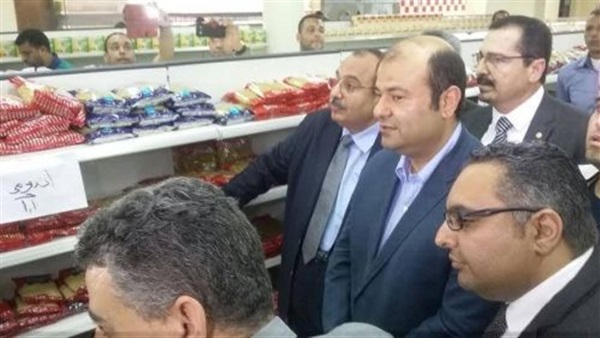 بالصور.. وزير التموين