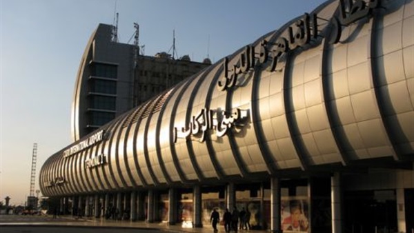 مطار القاهرة يستقبل