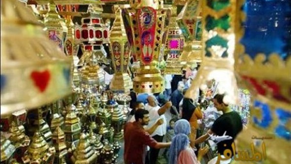 ”الرؤية والمدفع والموائد
