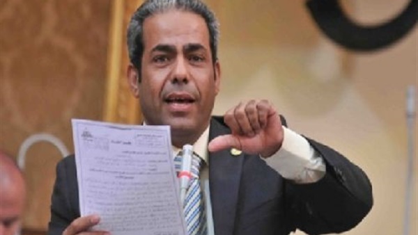 ”عاطف مخاليف”: على