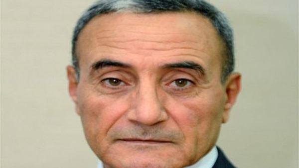 قرار جمهوري بمد خدمة