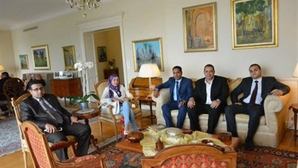 بالصور.. مأدبة عشاء