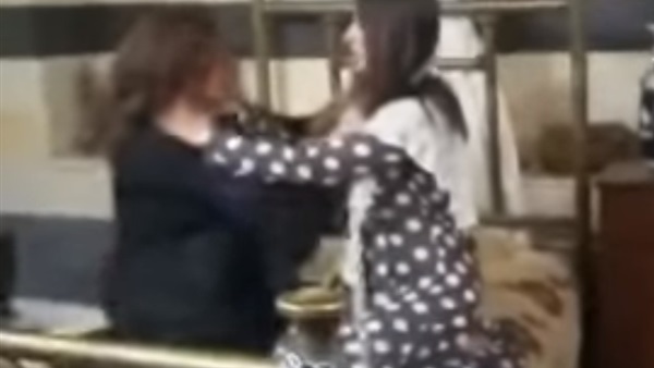 مشهد «خناقة حريمي»