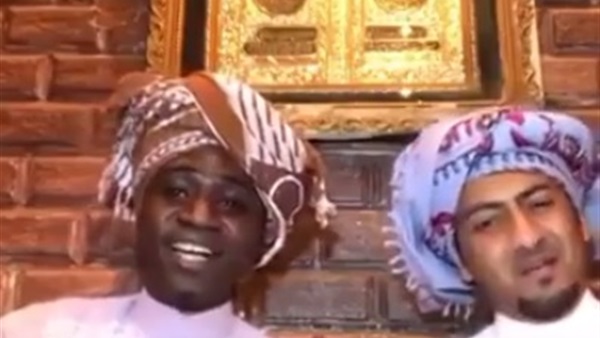 الشابان