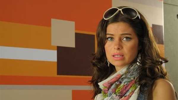 الفنانة يسرا اللوزي