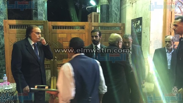 بدء عزاء زوجة عزت
