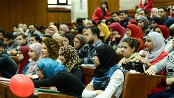الدراسة بالجامعات
