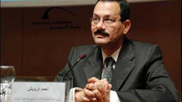 الدكتور أحمد درويش،