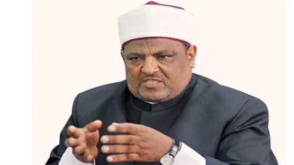 الدكتور عباس شومان