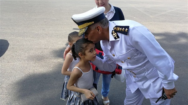 الشرطة في خدمة الشعب