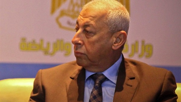 محافظ اسوان فى جولة