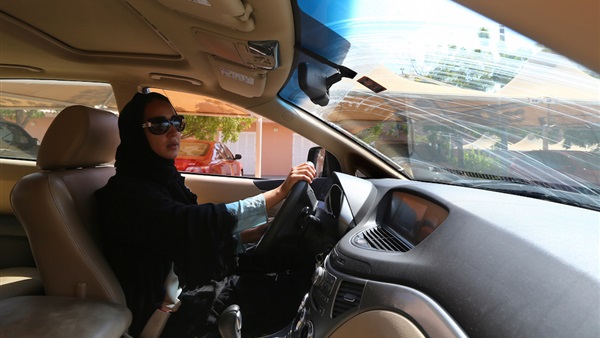 قيادة النساء للسيارات