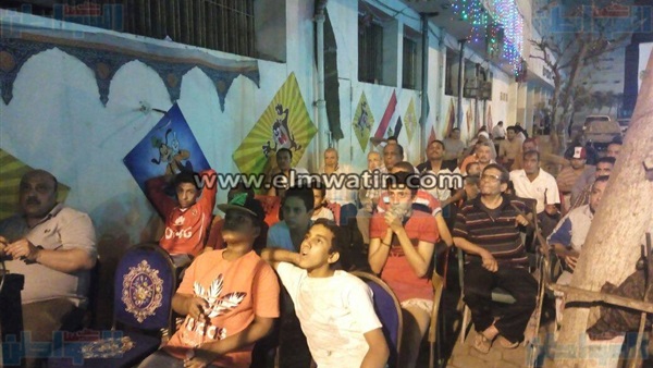 صورة من علي أحد المقاهي