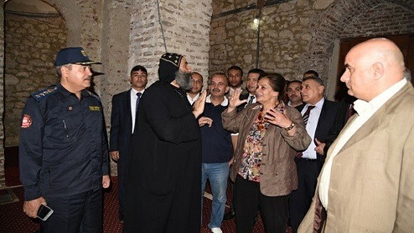 نادية عبدة