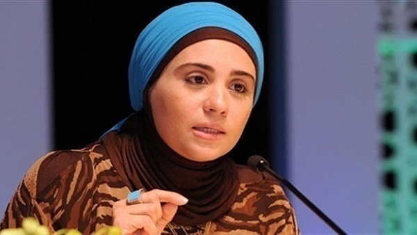 نادية عمارة