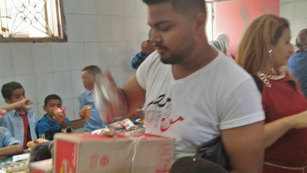 حملة كلنا معاك من