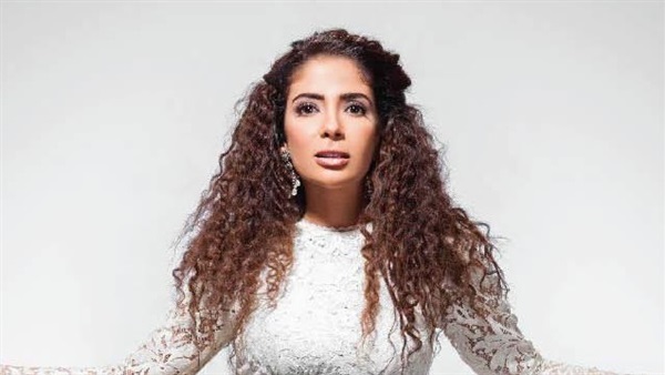 منى زكى