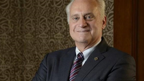 رئيس الجامعة الأمريكية