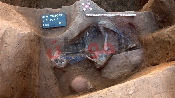 الاثار