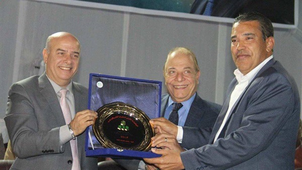 اسماعيل الفار خلال