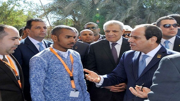الشاب الاسواني مع