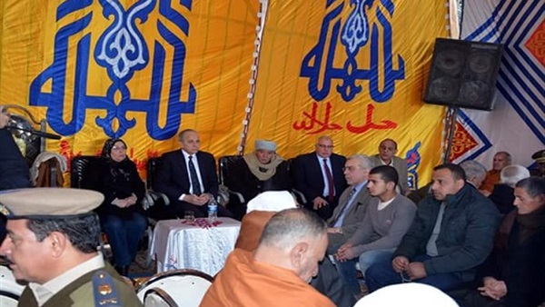 محافظ القليوبية يقدم